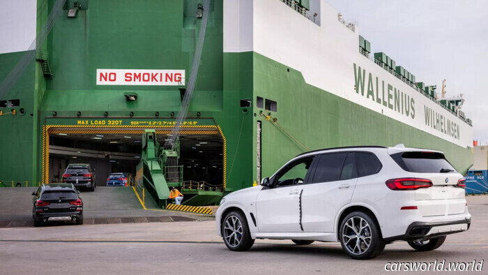 Migliaia di auto accumulandosi nei porti europei e la situazione potrebbe peggiorare ancora di più | Carscoops